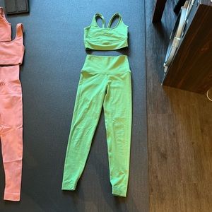 Set Active Luxform top and leggings in color “Lucky” ☘️